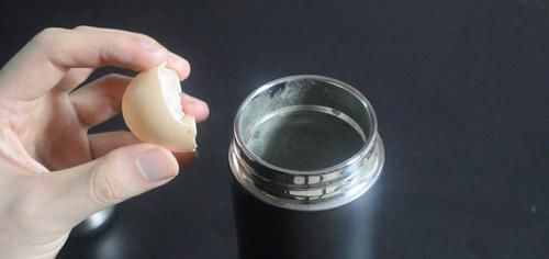 食用碱|保温杯脏了不好洗？教你用一秘招，洗完就和新买的一样干净，很实用