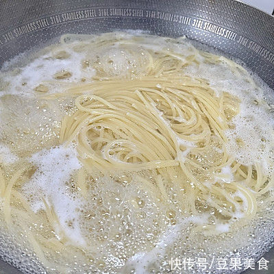 意面|原来做奶香浓郁——蘑菇奶油意面这么简单