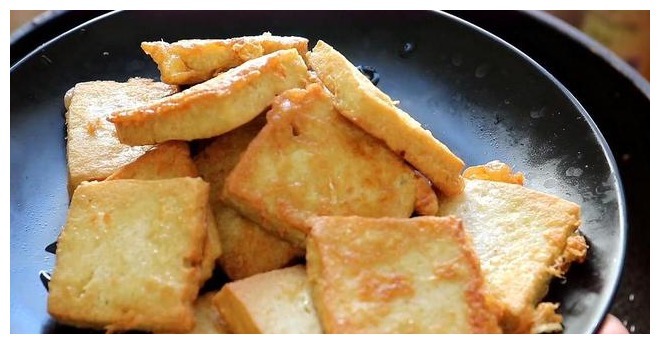 1颗白菜,2块钱豆腐,天冷家人最爱吃的做法,给红烧肉也不换