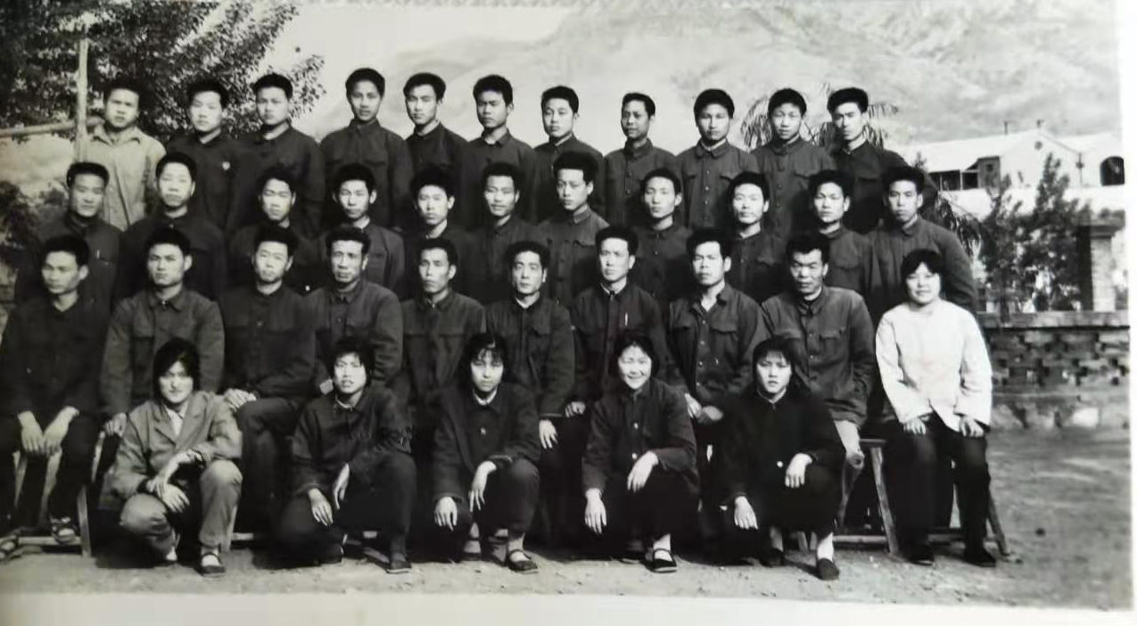 棉裤|临朐六、七十年代的老照片,人们冬天还穿着大棉裤