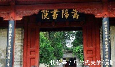 火葬场！火葬场门前一副对联早来晚来早晚都来，一看下联，我更服了！