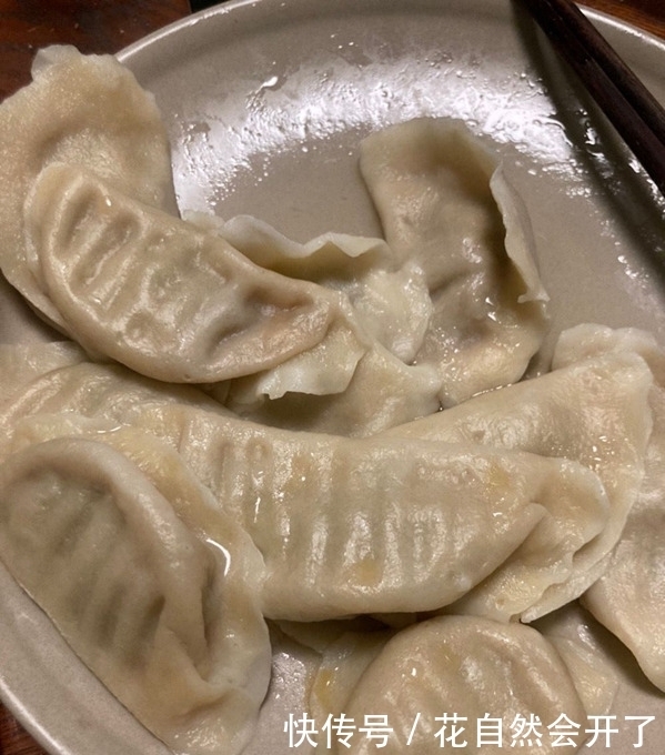  东北女孩晒家乡小吃在朋友圈火了，网友：看饿了，求蹭饭！