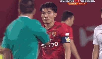 徐新|郜林徐新冯6太幸运了!郑智仍难逃主帅,只能在场下指着裁判骂了