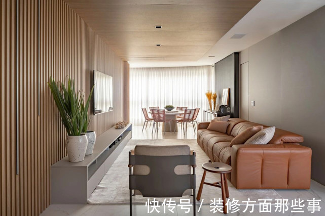 装修风格|115平现代风三居室,用木材和石材打造简约自然之所
