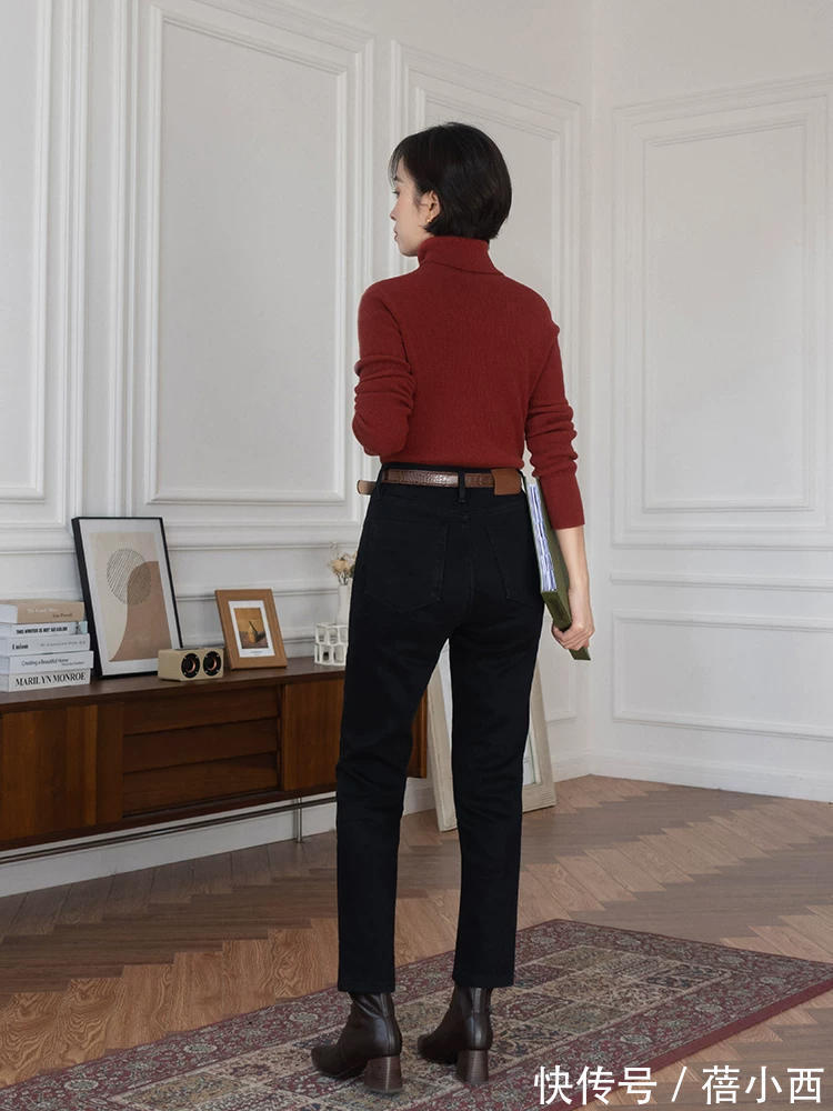 黄黑皮|今年冬天火了一个穿法,叫“毛衣+九分裤”,无论啥身材都能驾驭