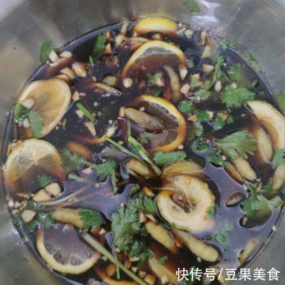柠檬酸辣虾|柠檬酸辣虾这样做，秒变米饭杀手