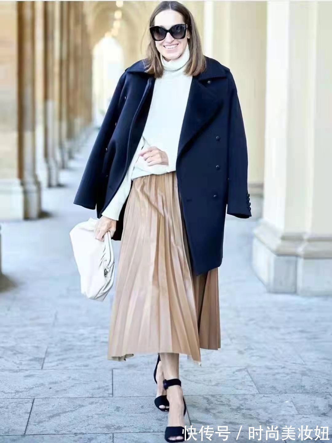 穿搭|这才是50岁女人该学的穿搭,简约高级又体面,年纪越大越气质
