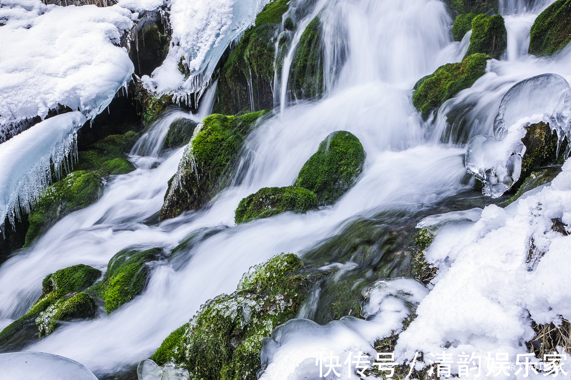 博格达峰|大美新疆！雪后初霁，天山天池壮美如画，博格达峰现罕见奇特景观