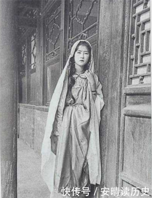 戏服|民国时期的罕见旧照:图4是结婚的陆小曼,图6是穿戏服的林徽因