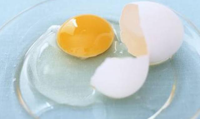 糖水|鸡蛋做辅食虽好,但若加了这几种食物就是剧毒,宝宝一口也不能吃