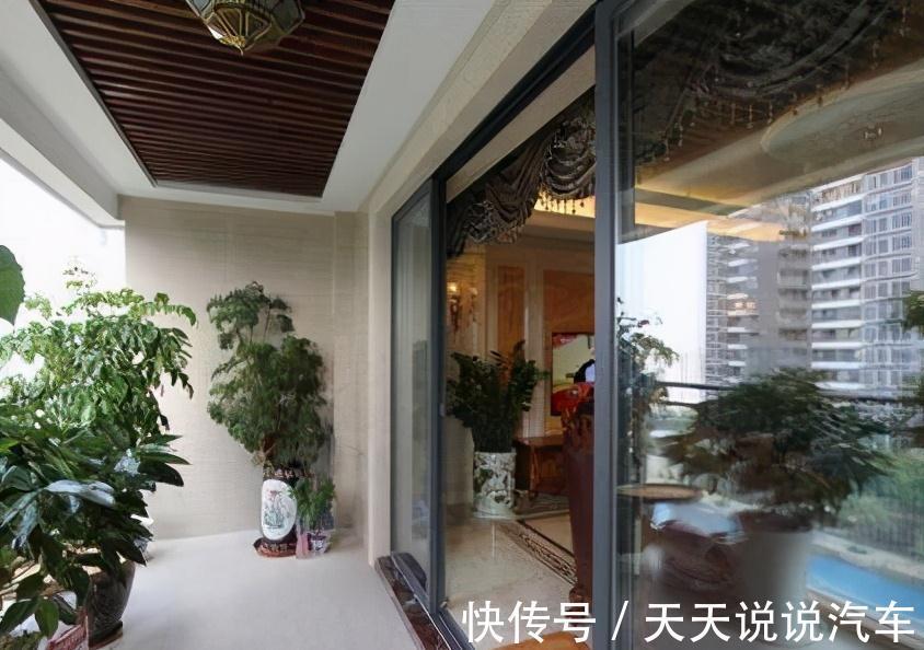 榻榻米|越来越多人阳台不装推拉门,原来现在都流行这样设计,空间都变大