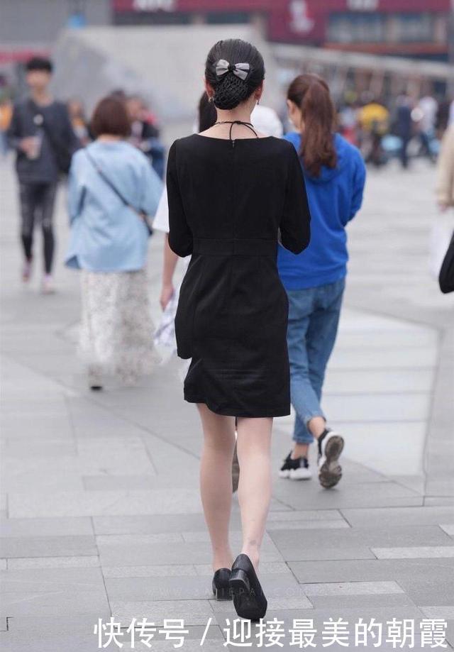 娇羞可爱的小姐姐,时尚穿搭休闲款职业装,显瘦显高更显气质优雅