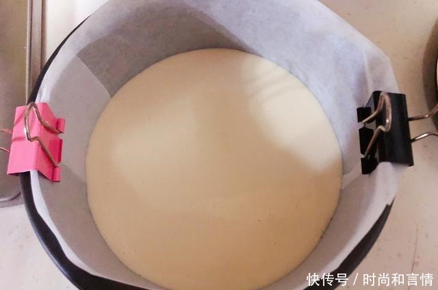 一碗糯米粉、一个蒸红薯,拌一拌、烤一烤,外脆里糯,香甜还爆浆