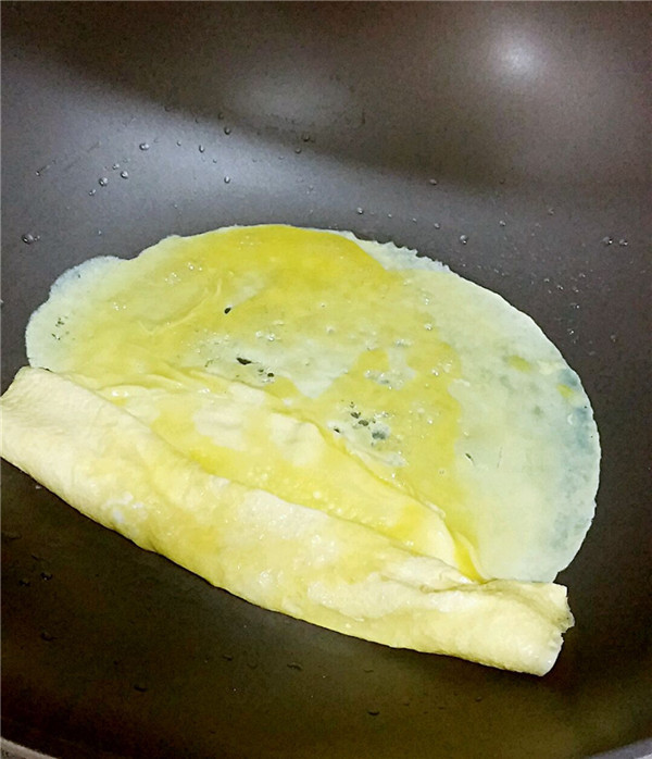 蛋卷|鸡蛋和胡萝卜变着花样做早餐鸡蛋卷,给你爱的人做这样的早饭吧!