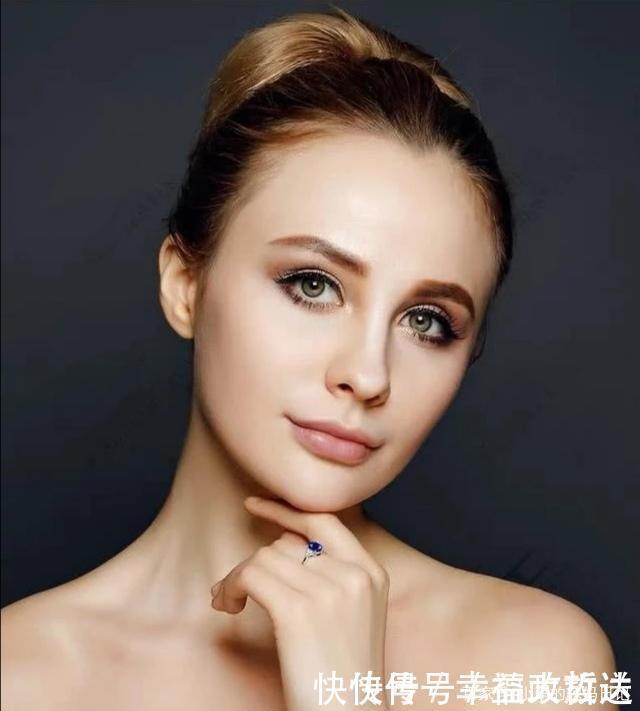 黄金首饰|真正见过世面的女人,很少戴黄金,更爱这3种首饰,尽显高级贵气