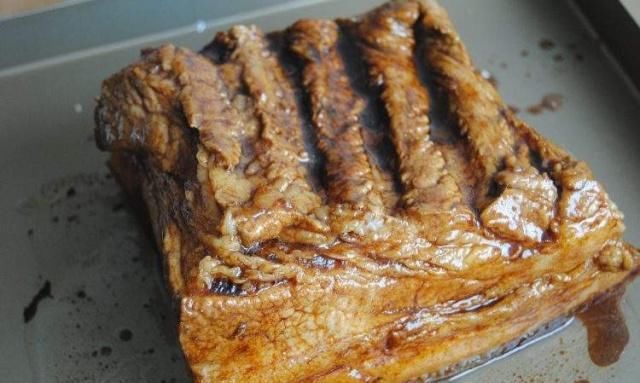 做梅菜扣肉，只要学会这3个秘诀，保证肉香烂入味，肥而不腻