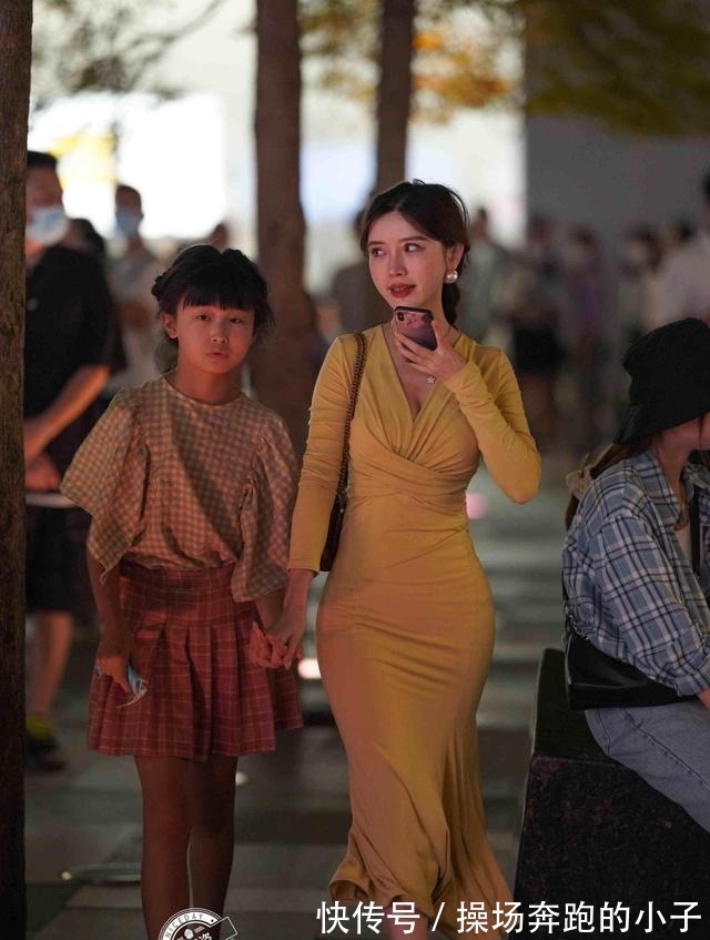 包臀裙 超时髦的包臀裙穿搭,提升气质和身形美,笑容甜美!