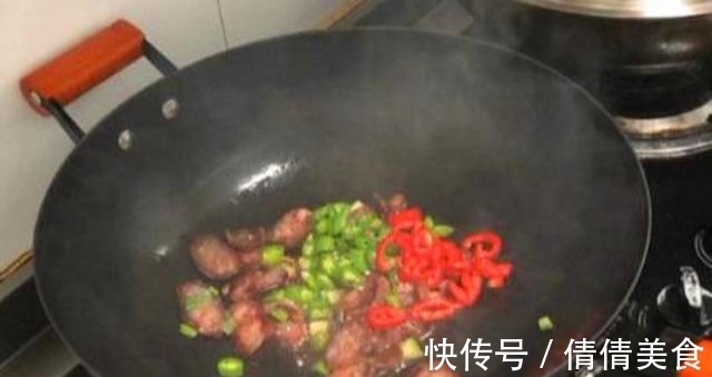 花菜|炒花菜时，有人先焯水，有人直接炒？这才是正确的做法，太香了