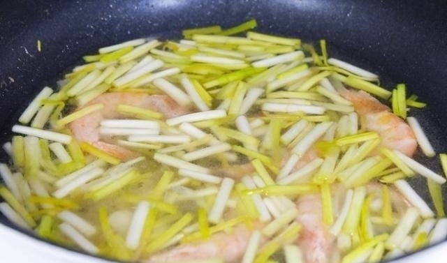 身高|父母都不高,孩子就长不了1米8多亏常吃“它”,个子15岁就1米8