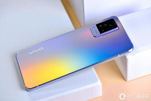 柔光灯|3399元起售，你会为vivo S10 Pro的颜值买单吗？