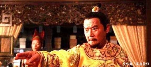 皇宫中发现一枚古铜钱,上面刻着4个字,皇帝一看又怕又恨