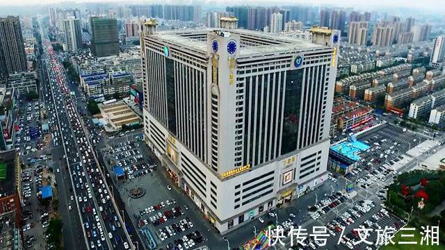 宇宙中心|“宇宙中心”万家丽：每年接待人数超过80000000的神奇文化建筑