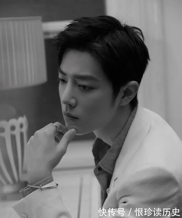 微博之夜|肖战阅读量月均突破百亿，成为2021年最受关注的偶像！