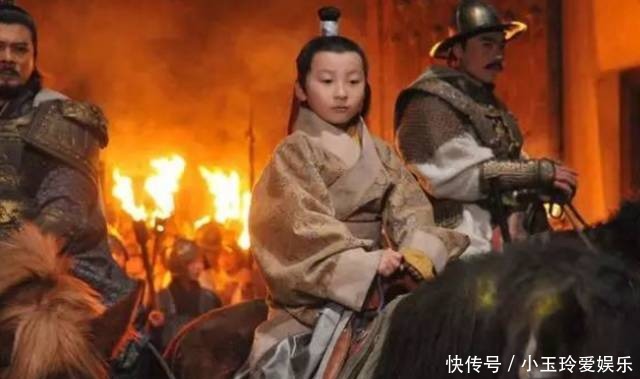 打死|那么红,那么有钱有啥用,还不是嘴里塞满了土,被乱棍打死