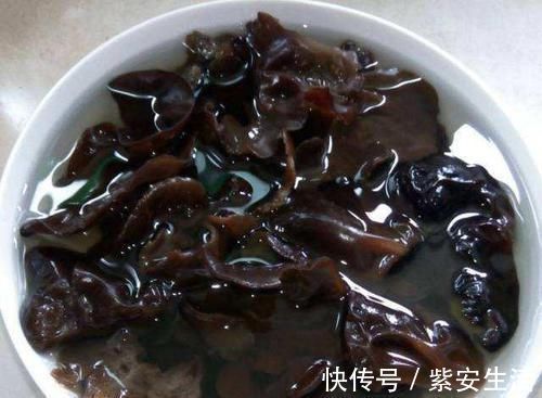 吃饭|每年约有九百万人死于高血压,用几个正确的吃饭方式,远离高血压