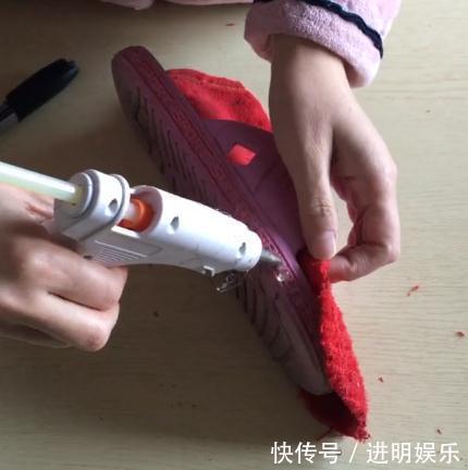 旧拖鞋别扔,这样简单改造一下,马上变新拖鞋,实用又省钱