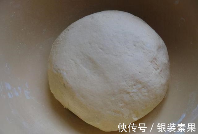发面直接加酵母粉和白糖是大错，教你一小妙招，发面只需10分钟