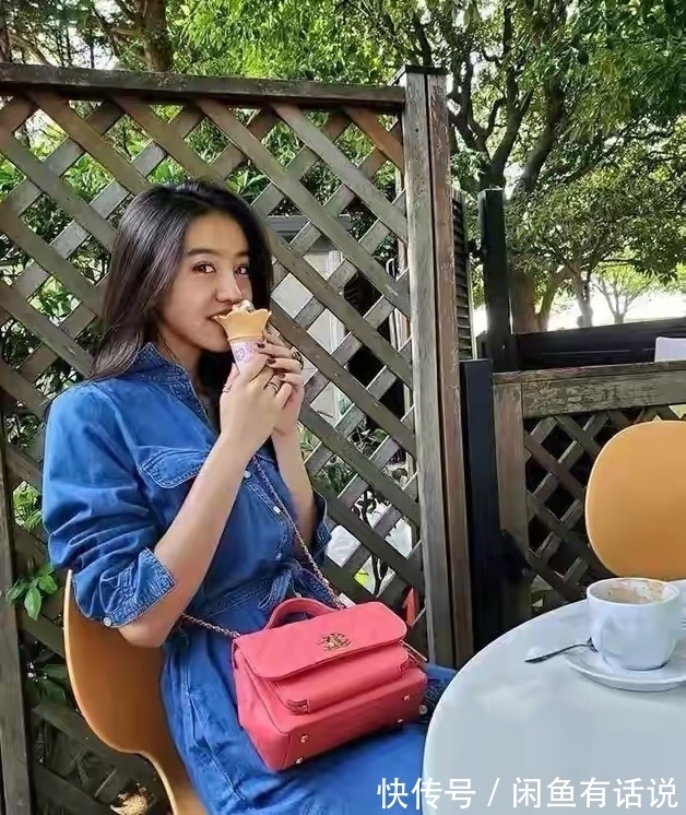 老妈|木村光希出门真随性,“老汉衫”配洞洞鞋不修边幅,还没老妈时髦