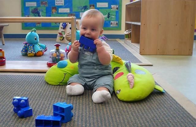 小梅|宝宝从小有这五个表现，说明拥有“高智商”，看看你家娃占几条？