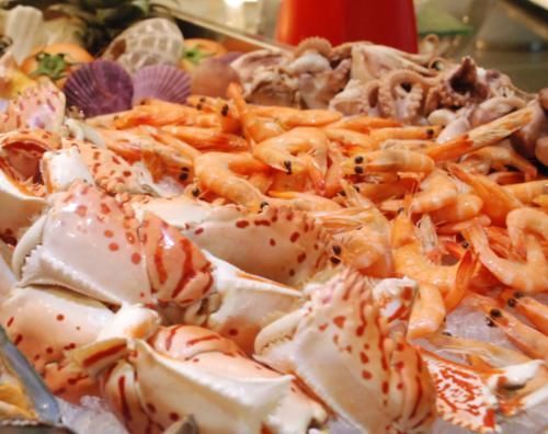 顾客|自助餐隐藏的“四种土豪菜”,店员把它们放在角落,老板偷笑顾客不去品尝