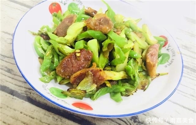 盼了一年的菜可以吃了,简单炒一下更好吃,更下饭!