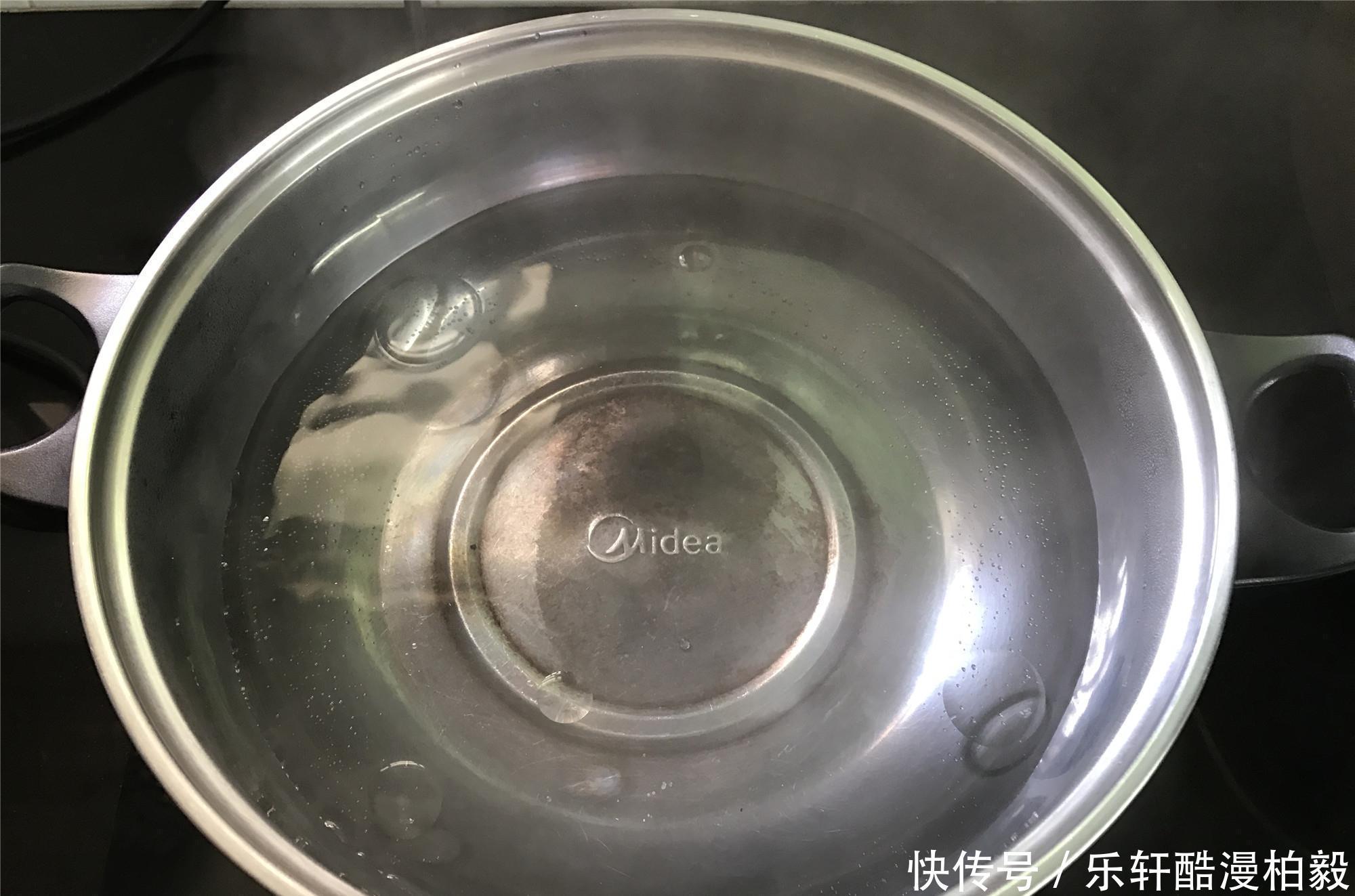 它没有肉菜贵,但在蔬菜中算是贵的,不过营养价值对得起它的价格