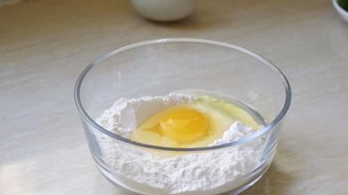 做疙瘩汤用水和面就错了,换成它,疙瘩又小又匀还劲道,吃不够