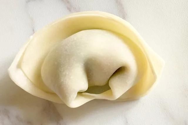 燕阵|趣味早餐食谱：又大又好吃的韭菜鲜肉大馄饨