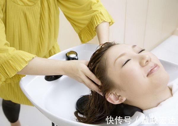 月嫂|那些月子期间洗头发的女人,现在都怎么样了让金牌月嫂来告诉您