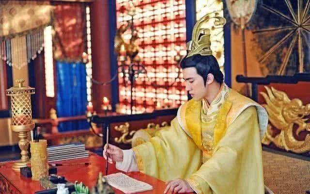 居然|武媚娘为了抬高娘家的门第,居然让亲爹把秦叔宝和尉迟恭踩在脚下