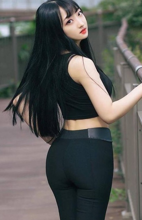 女人味 凹凸紧致的打底裤美女，气质优雅，修饰女性完美曲线