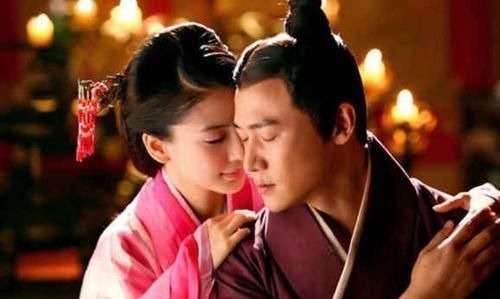 千古佳作&苏轼用情最深的一首词,被誉为千古佳作,开篇7个字让人泪流满面