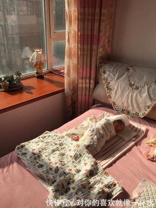 宝妈|宝宝晒太阳应该露的是手和脚?给新生宝宝的日光浴,切记别盲目