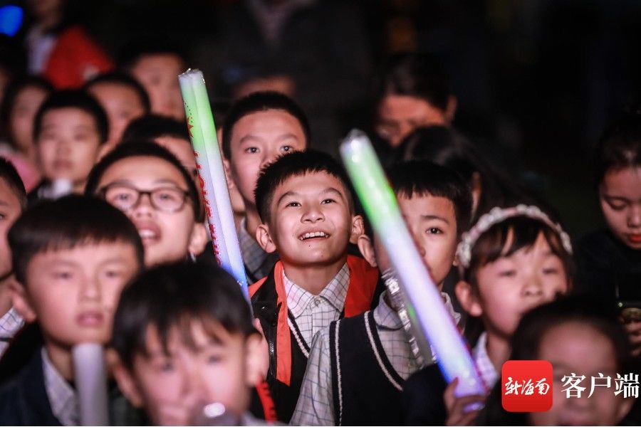 姚皓！歌舞礼赞正当时 海口山高学校举行21周年校庆文艺晚会