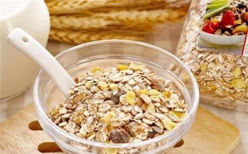 人到中年,坚持吃3种食物,补血益气,延缓衰老,改善皮肤