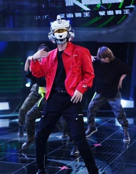 舞者|当舞王被蒙面，观众还能看什么？丨专访《蒙面舞王》总导演徐向东