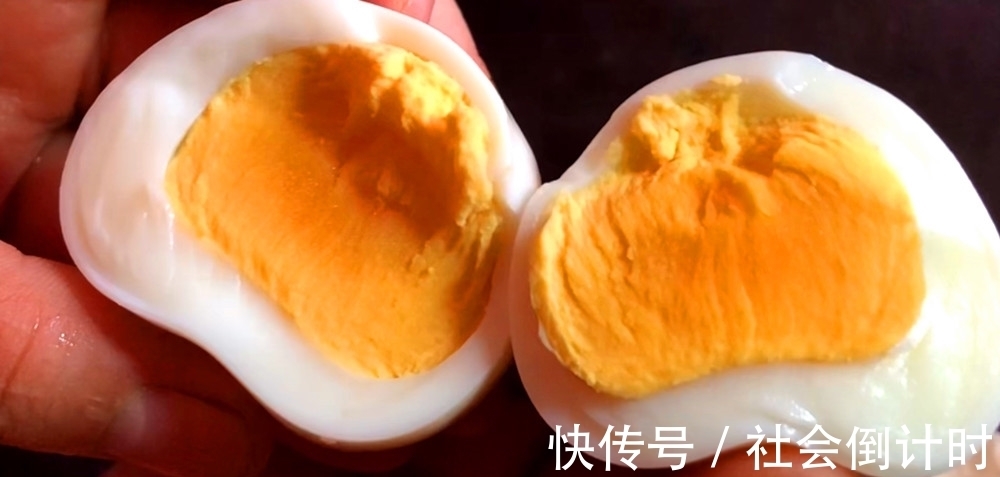 窍门|60岁老保姆教我一个煮鸡蛋的窍门,不用锅不用电,真的太厉害了