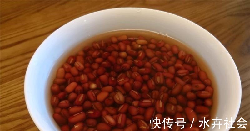 红豆|红豆加一宝，隔三差五吃，头发乌黑亮丽，口臭也没了，女人要多吃