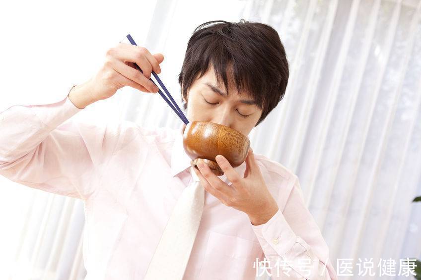 胃病|想要避免胃病找上门来,要远离这4个错误的饮食习惯,需了解