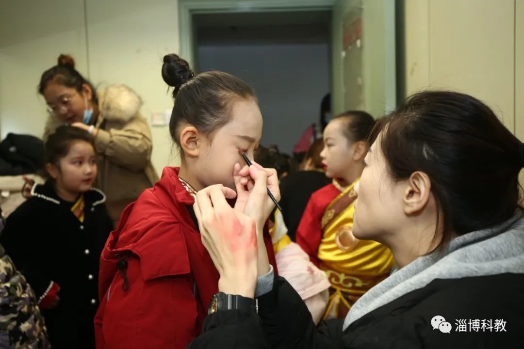 大幕拉開！2022跨年盛典開啟錄制！一起為孩子們加油！